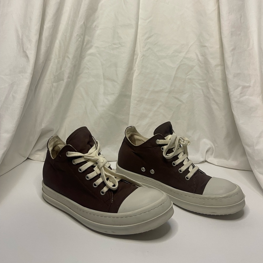 SIZE 39/ SIZE 8.5-9 , BROWN/MAROON RICK OWENS DRKSHDW
BOX AND BAG INCLUDED.